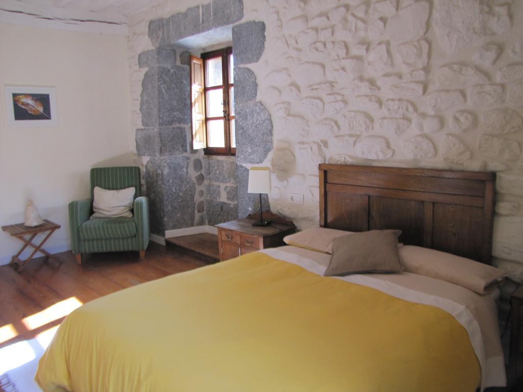 Casona Valle De Soba Regules Eksteriør billede