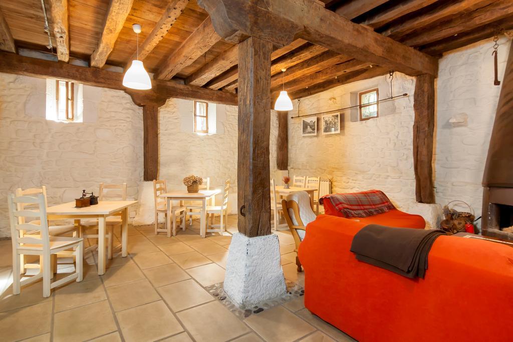 Casona Valle De Soba Regules Eksteriør billede