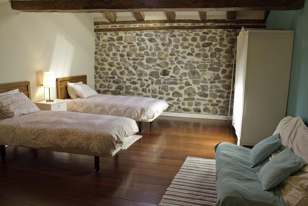 Casona Valle De Soba Regules Eksteriør billede