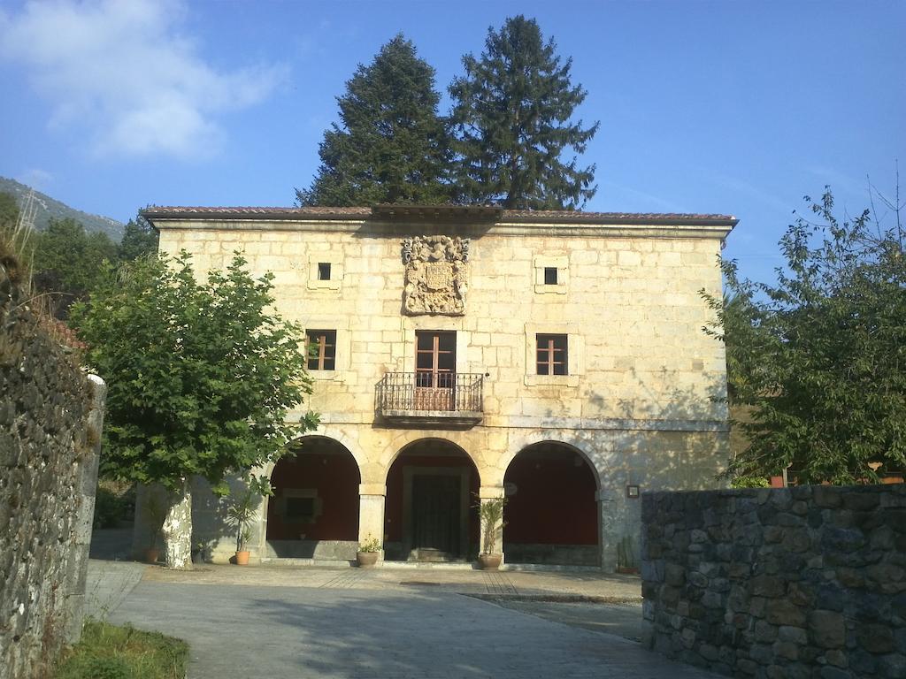 Casona Valle De Soba Regules Eksteriør billede